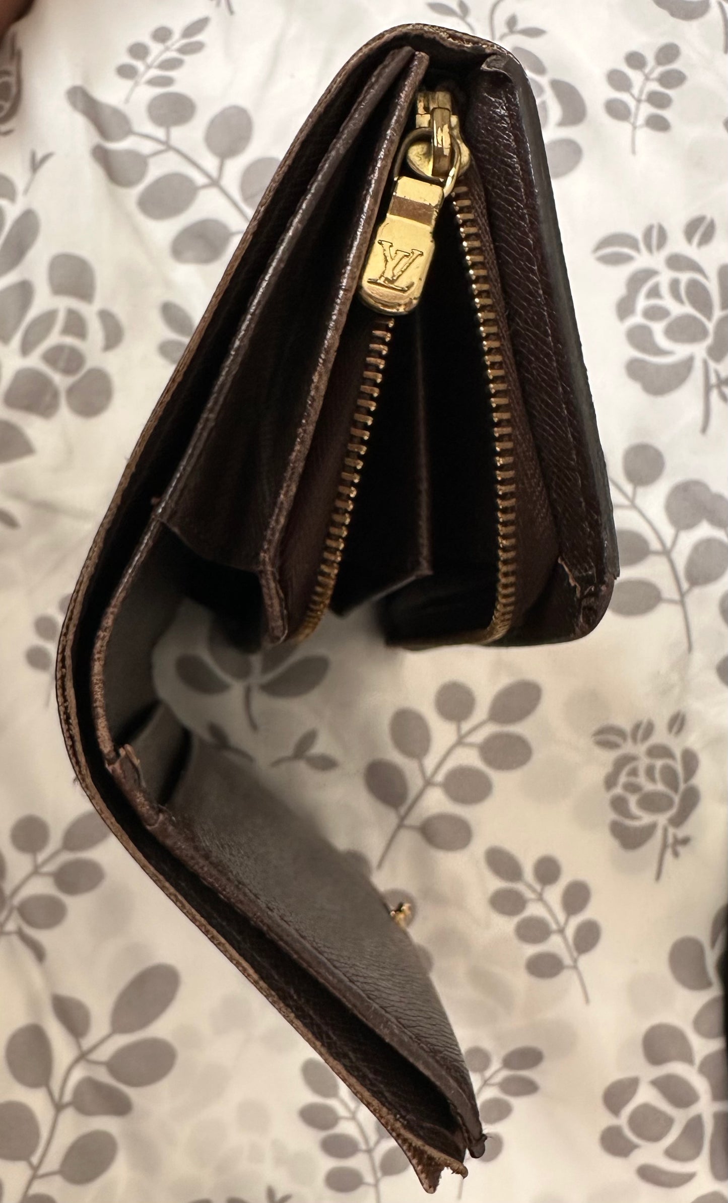 Louis Vuitton Tressor wallet