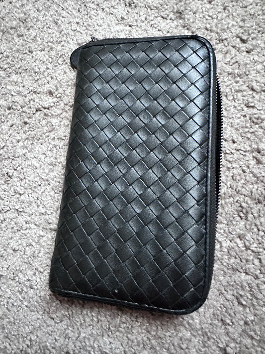 Bottega Venetta zippy wallet