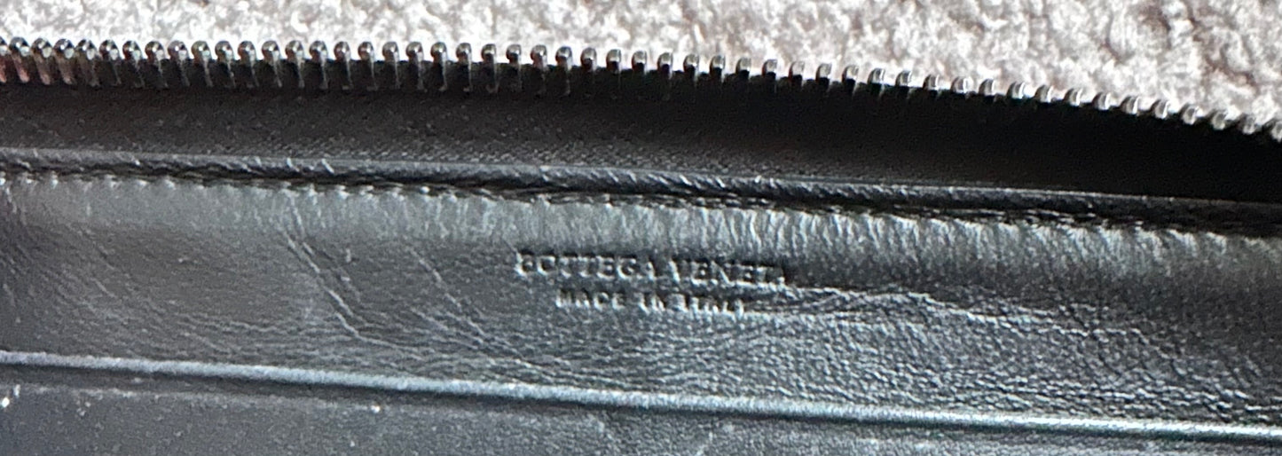 Bottega Venetta zippy wallet