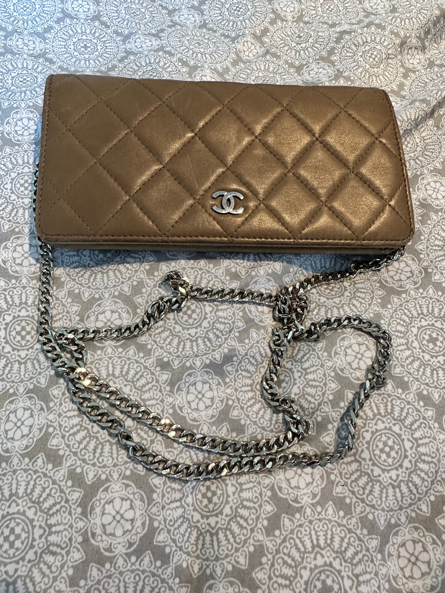 Chanel wallet (free shipping)