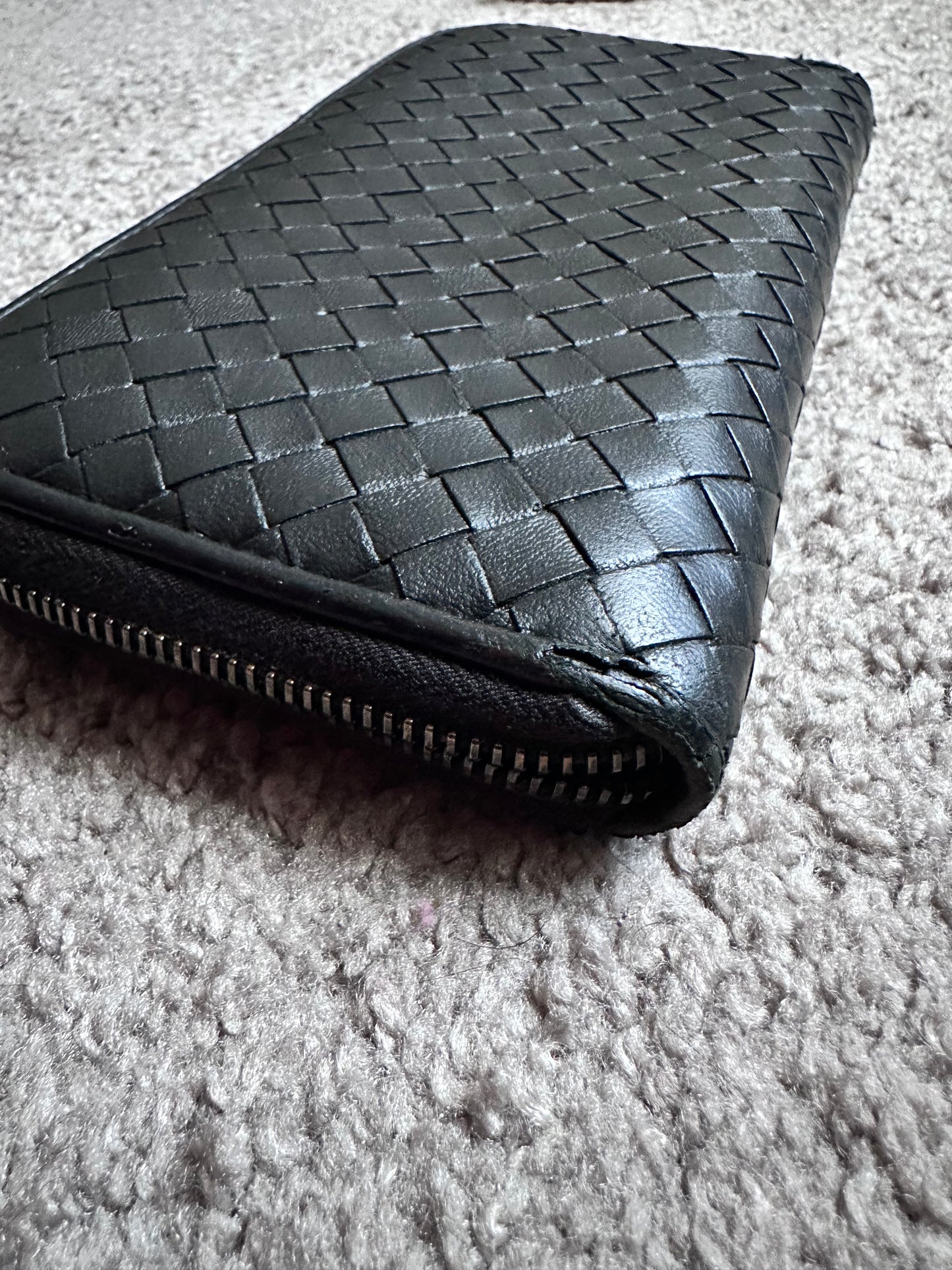 Bottega Venetta zippy wallet