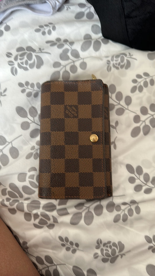 Louis Vuitton Tressor wallet